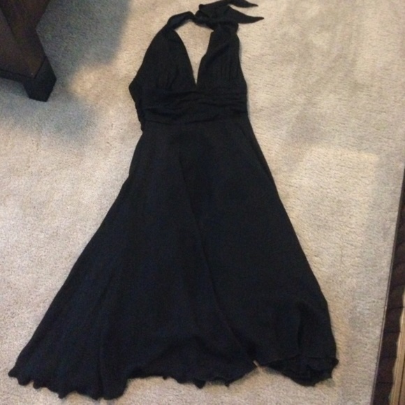 Timeless elegant halter dress ❤️ - Picture 9 of 11